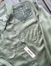 Load image into Gallery viewer, Ariat Erika Western Shirt