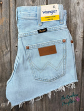 Load image into Gallery viewer, Wrangler® Women's 2.5” Cowboy Shorts - June