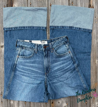 Load image into Gallery viewer, Wrangler® Women's Retro Bailey High Rise Wide Leg Cuffed Jeans