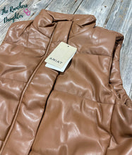 Load image into Gallery viewer, Ariat Women’s Faux Leather Vest