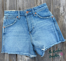 Load image into Gallery viewer, Wrangler® Women's 3.5” Cowboy Shorts - Riyah