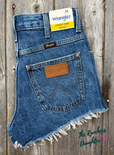 Load image into Gallery viewer, Wrangler® Women's 2.5” Cowboy Shorts - Sunrise Valley