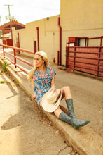 Load image into Gallery viewer, Lucky Chuck Fringe Tucumcari Gray Performance Socks