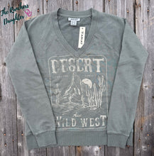 Load image into Gallery viewer, Ariat Women's Victoria Sweatshirt