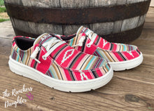 Load image into Gallery viewer, Ariat Red Serape Hilo