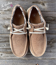 Load image into Gallery viewer, Ariat Tan Floral Embossed Hilo