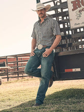 Load image into Gallery viewer, Wrangler® Men’s 20X® 01 Competition Jean - River Wash
