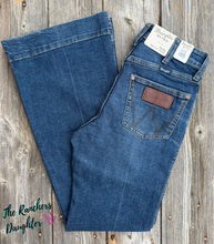 Load image into Gallery viewer, Wrangler® Women's Retro Bailey High Rise Trouser - Sara
