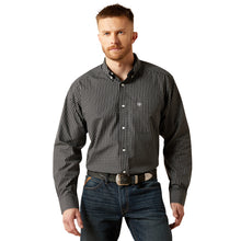 Load image into Gallery viewer, Ariat Men&#39;s Wrinkle Free Abel Classic Fit Shirt
