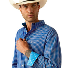 Load image into Gallery viewer, Ariat Men&#39;s Blair Wrinkle Free Classic Fit Shirt
