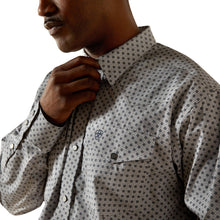 Load image into Gallery viewer, Ariat Men&#39;s Wrinkle Free Edward Classic Fit Shirt
