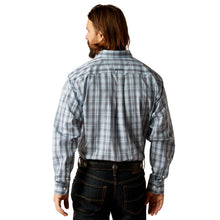 Load image into Gallery viewer, Ariat Men&#39;s Wrinkle Free Lionel Classic Fit Shirt
