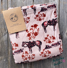 Load image into Gallery viewer, Prairie Rose Hooded Child Bath Towel
