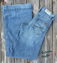 Load image into Gallery viewer, Ariat Women’s Palmdale High Rise Revel Vilma Ultrastretch Wide Leg Jeans
