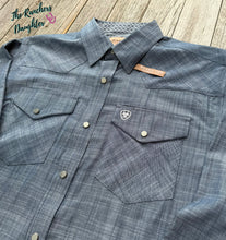 Load image into Gallery viewer, Ariat Men's Wrinkle Free Chambray Refined Slub Classic Fit Snap Shirt
