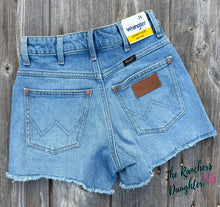 Load image into Gallery viewer, Wrangler® Women's 3.5” Cowboy Shorts - Riyah
