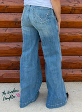 Load image into Gallery viewer, Ariat Women's Luana Ultra High Rise Wide Leg Trouser
