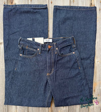 Load image into Gallery viewer, Wrangler® Women's Retro Bailey High Rise Wide Leg Jeans - Remy
