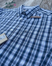 Load image into Gallery viewer, Ariat Men&#39;s Wrinkle Free Dargan Classic Fit Shirt
