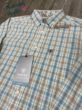 Load image into Gallery viewer, Ariat Men&#39;s Ivar Wrinkle Free Classic Fit Shirt
