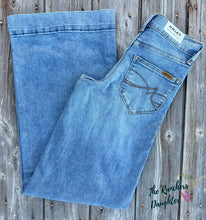 Load image into Gallery viewer, Ariat Women’s Palmdale High Rise Revel Vilma Ultrastretch Wide Leg Jeans

