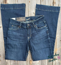 Load image into Gallery viewer, Wrangler® Women's Retro Mae Mid Rise Trouser - Samantha
