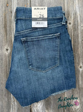 Load image into Gallery viewer, Ariat Women's Perfect Rise Jazmine 5" Shorts
