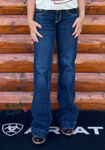 Load image into Gallery viewer, Ariat Women&#39;s Cindy Mid Rise Trouser
