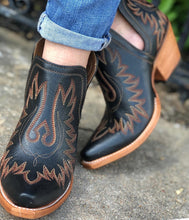 Load image into Gallery viewer, Ariat Brooklyn Black Dixon Western Boots
