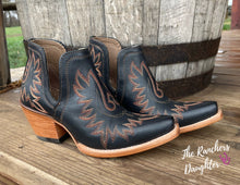 Load image into Gallery viewer, Ariat Brooklyn Black Dixon Western Boots
