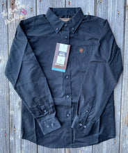 Load image into Gallery viewer, Ariat Boys Black Solid Twill Classic Fit Western Shirt
